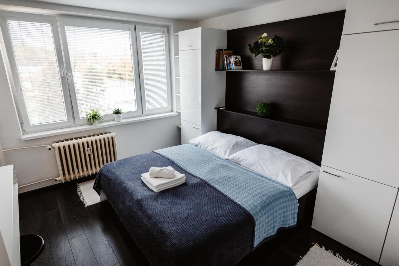 Ah Kuzmanyho Apartment *