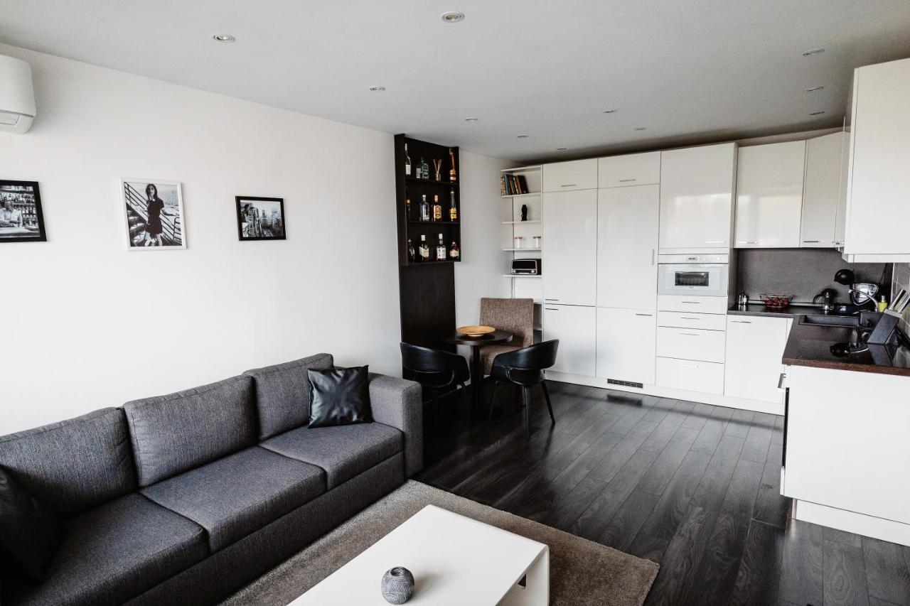 Ah Kuzmanyho Apartment *